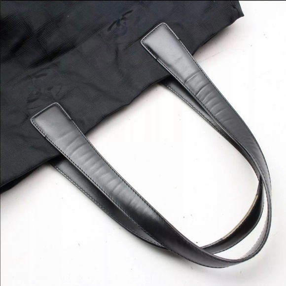 Authentic CHANEL Bag - Picture 5 of 10